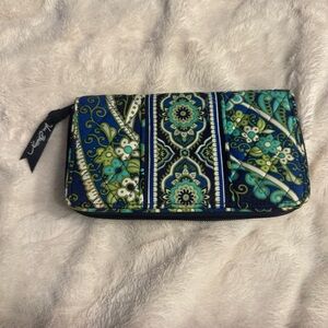 Vera Bradley Quilted Zip Wallet Rhythm & Blues Retired Pattern 2011 Blue Paisley